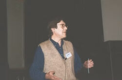 Nuno Machado, Ph.D., (In Memoriam), GEOTOP-UQAM, Montréal. Professor visitante. Idealizador e o maior incentivador da criação do LAGIR. Ajudou a conceber desde a sua disposição arquitetônica até a configuração do Espectrômetro de Massas (Foto: Sébastien Lavoie, http://www.uqac.ca/redist/colloques/2001/photocoloq2001.html#machado).